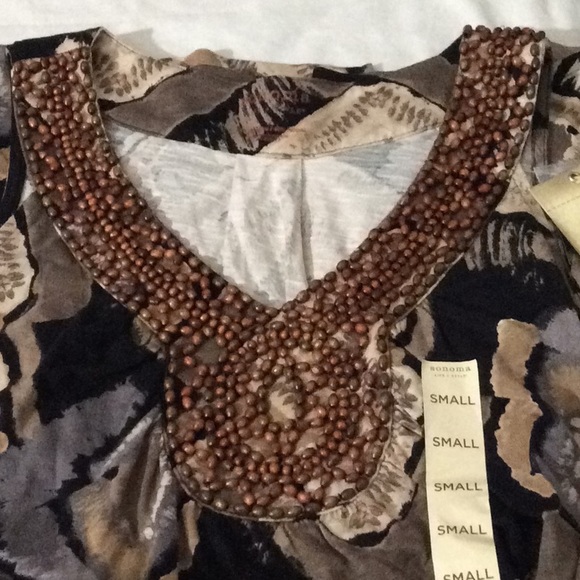 3/$30♥️Sonoma Front Beaded V neck Top - Picture 7 of 7